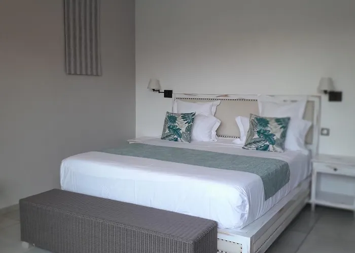Luxury Villas At Royal Park
